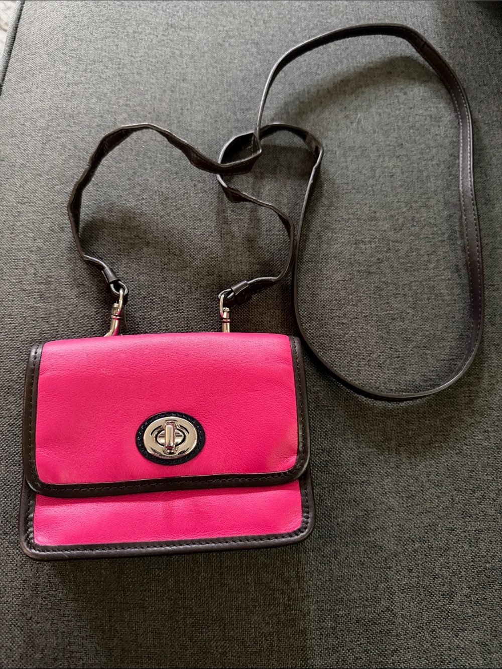 Vintage Coach Pink Crossbody Shoulder Bag with Turn-Lock Closure